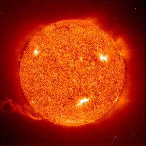 Erupcja słoneczna. Źródło: SOHO.