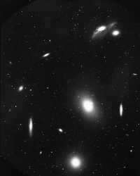 Gromada galaktyk w Pannie. Źródło: NOAO/NFS
